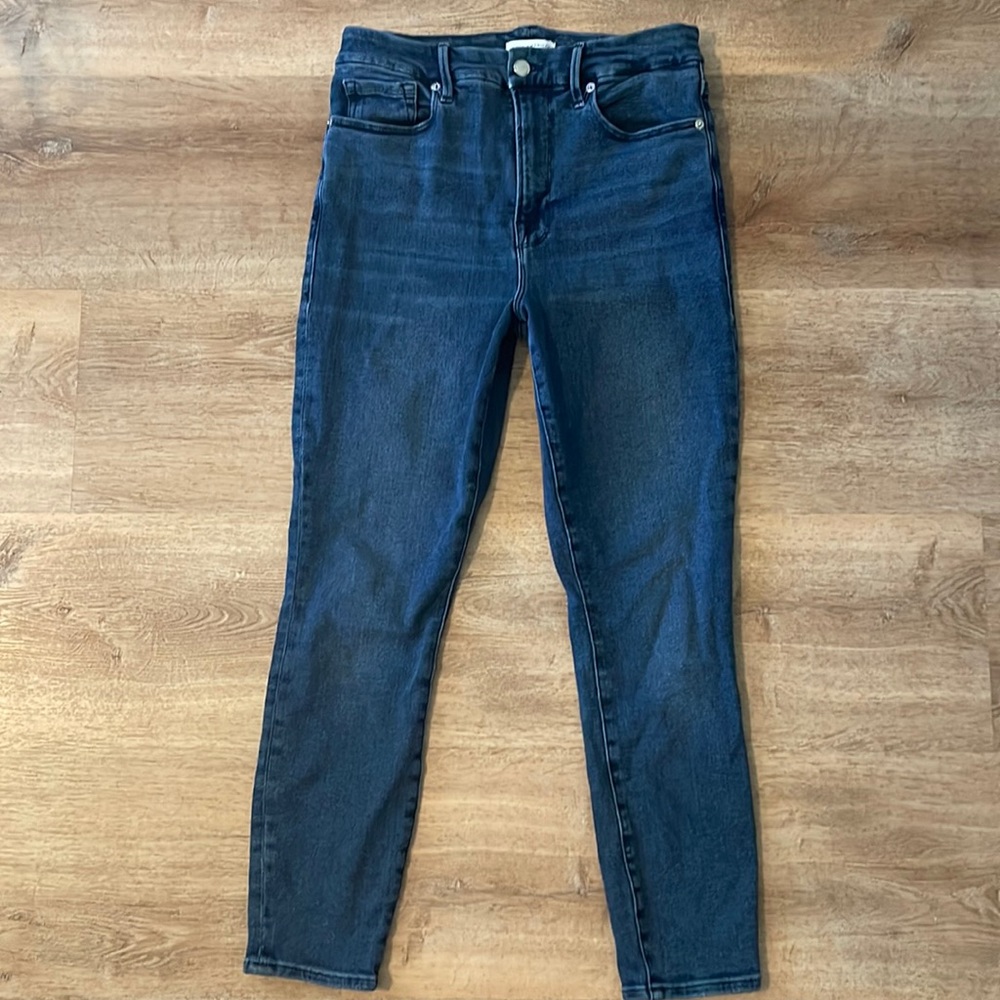 Good American dark wash ankle cropped jean. High rise.